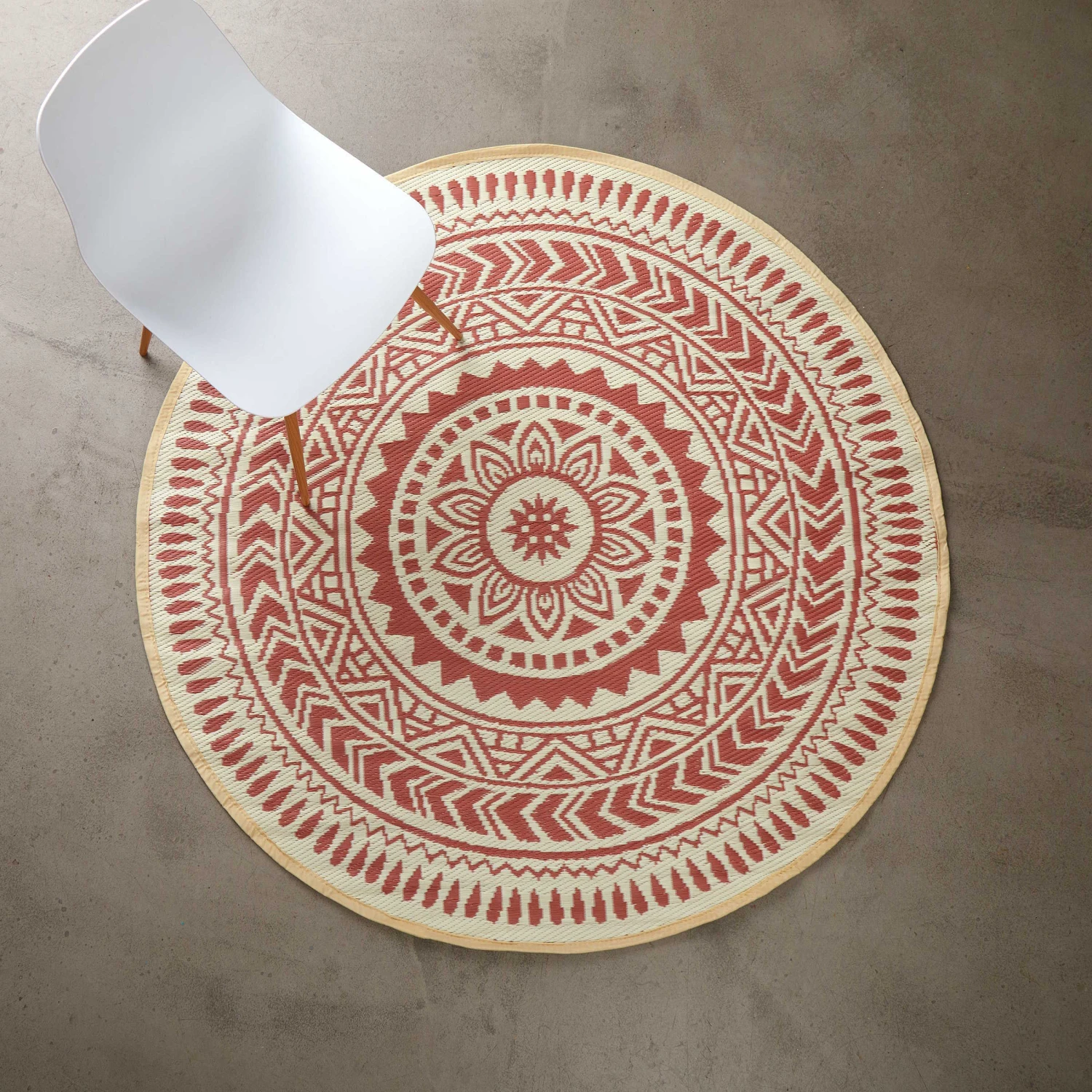 In- & Outdoor-Teppich Ø150cm COLOUR CLASH In Hellrot-Creme 4 In- & Outdoor-Teppich Ø150cm COLOUR CLASH In Hellrot-Creme – Bild 2