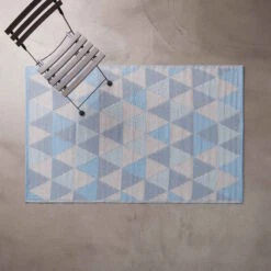 In- & Outdoorteppich Dreiecke L 180 X B 120cm COLOUR CLASH In Pastellblau 14 In- & Outdoorteppich Dreiecke L 180 X B 120cm COLOUR CLASH In Pastellblau -Butlers butlers in and outdoorteppich dreiecke l 180 x b 120cm colour clash in pastellblau 3