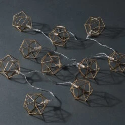 LED-Lichterkette Würfel 10 Lichter Mit USB-Batteriefach GEOMETRICS In Gold 12 LED-Lichterkette Würfel 10 Lichter Mit USB-Batteriefach GEOMETRICS In Gold -Butlers butlers led lichterkette wurfel 10 lichter mit usb batteriefach geometrics in gold 4