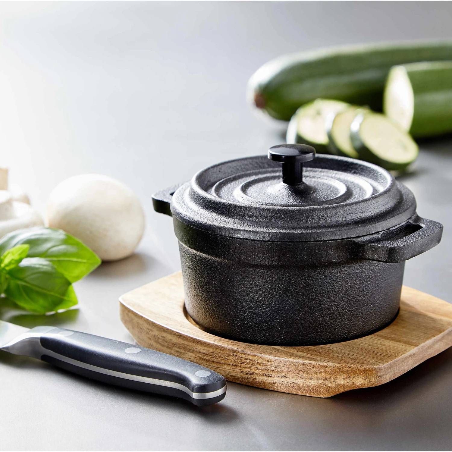 Mini-Serviertopf Mit Holzuntersetzer L 14 X B 11cm HOT IRON In Schwarz 4 Mini-Serviertopf Mit Holzuntersetzer L 14 X B 11cm HOT IRON In Schwarz – Bild 2